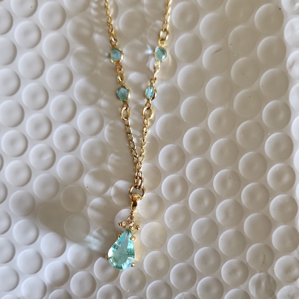 Elegant Gold and Blue Pendant Necklace
